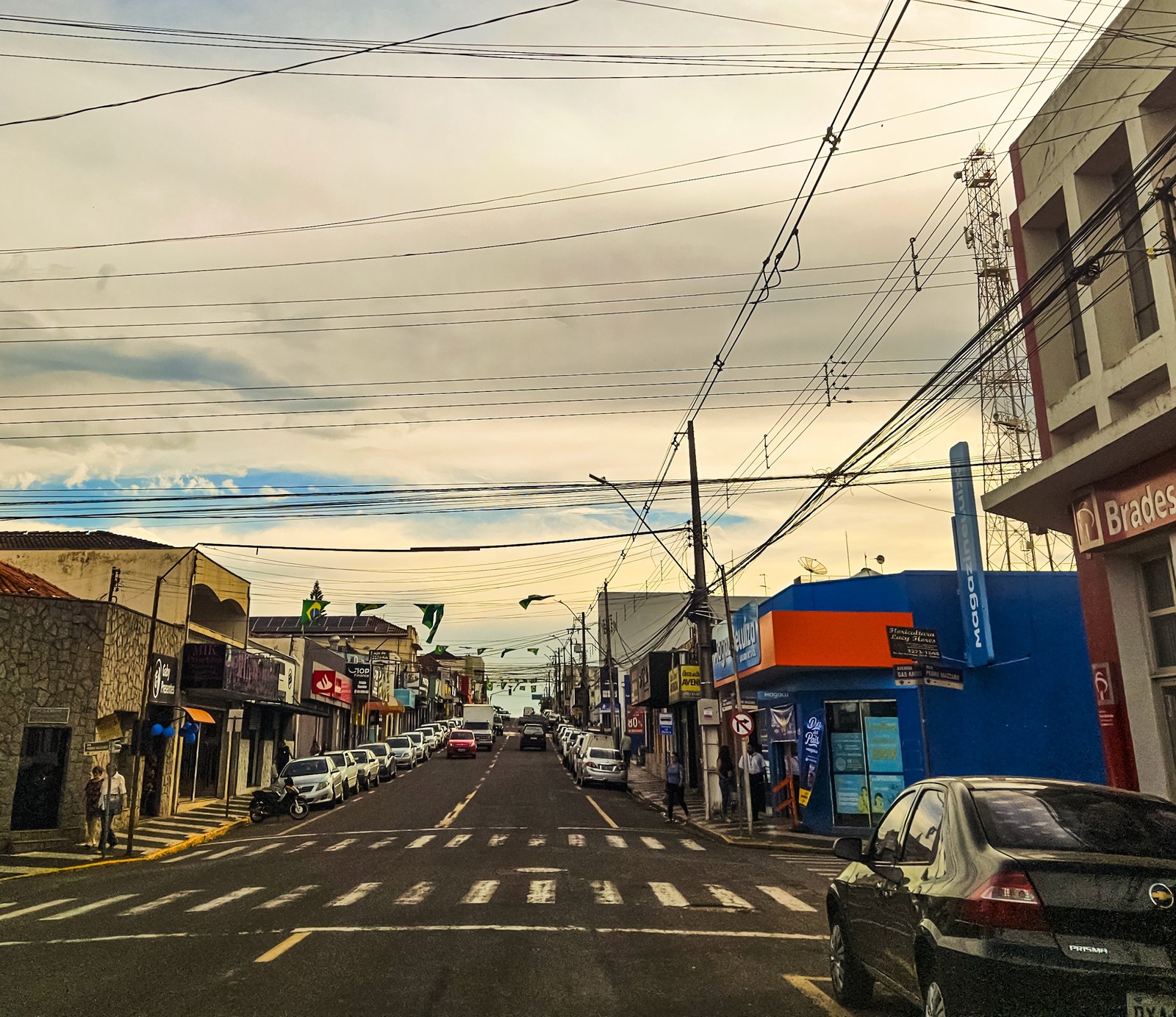 Vão cobrar para estacionar no centro? A conta que precisa ser feita antes