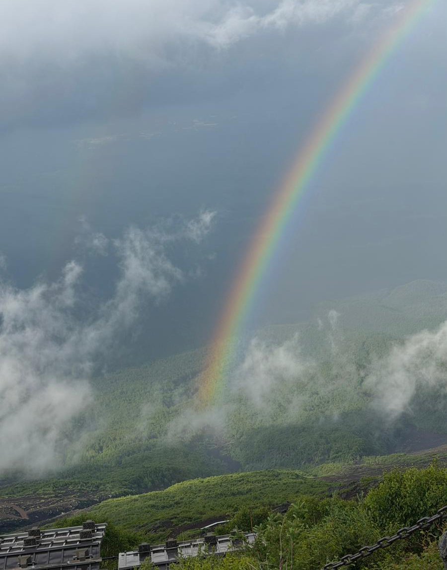 No caminho, um arco-íris sobre o vale — entre calor, frio, vento e chuva. (Arquivo pessoal)